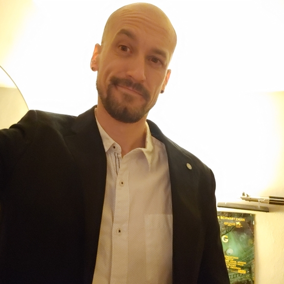 Meet your Posher, Eric - Picture 1 of 2